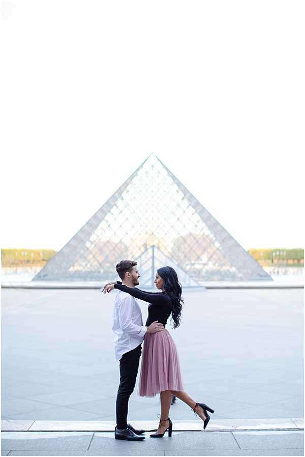 Honeymoon Shoot in Paris Sunrise at the Louvre