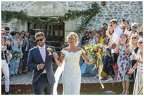 Wedding in Languedoc Rousillion With Confetti