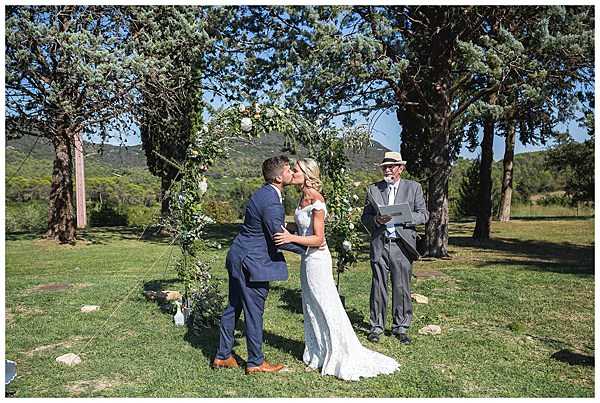 Wedding in Languedoc Rousillion You may now kiss the bride