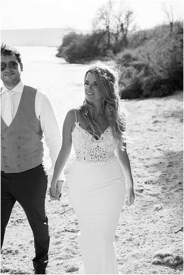 Wedding in Montpellier The couple stroll on the beach