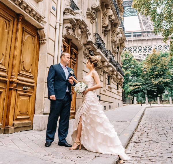 bride with ruffled gown elopement