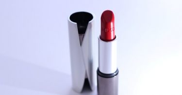 long lasting lipstick for your wedding day
