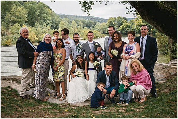 group photo from elopement in france | Image by Ambre Peyrotty