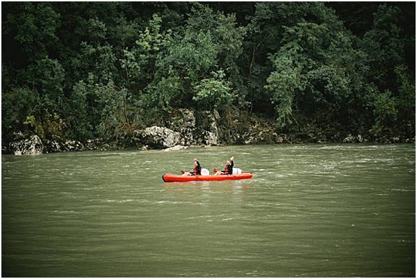 kayakers on the French stream | Image by Ambre Peyrotty
