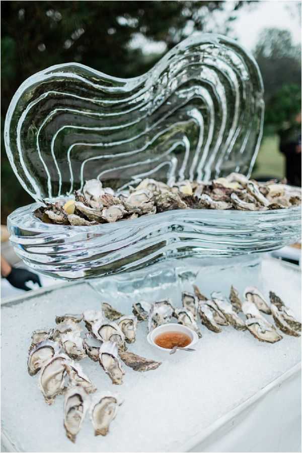 Oyster wedding catering * Image by Thomas Raboteur