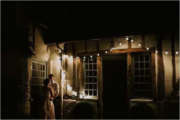 evening wedding lighting * Image by tub of jelly