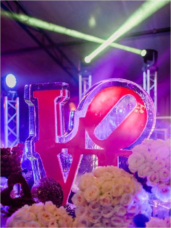 ice sculpture for weddings * Image by Thomas Raboteur