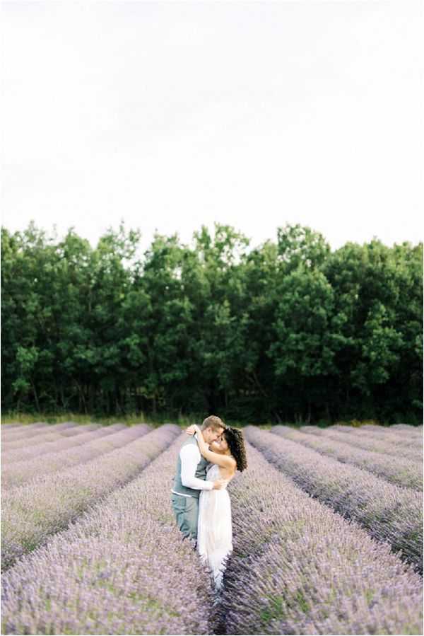 wedding in lavender fields | Image by Jeremie Hkb 