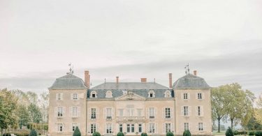 historic Chateau de Varennes wedding