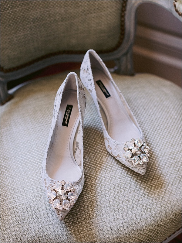 Gemstone inlayed shoes