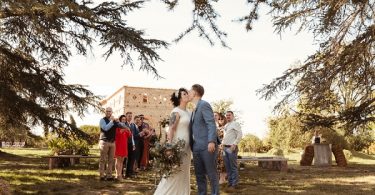 Intimate autumnal wedding in South West France