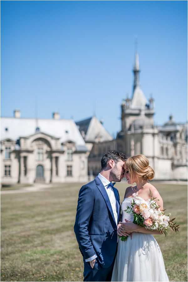 Romantic Elopement at Chateau de Chantilly Paris | Image by Cedric Klein