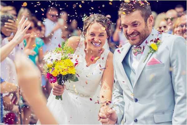 confetti wedding image | Photography by Wedding Fusion Imagery