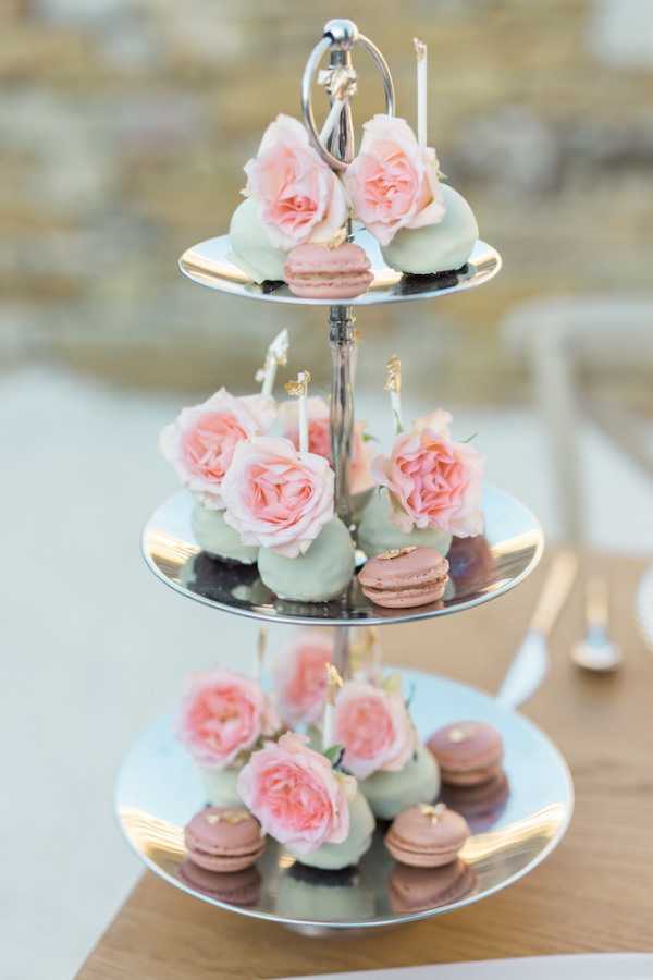 Pastel mini wedding pastries and macarons