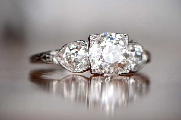 740 Vintage Engagement Rings Stock Photos, High-Res Pictures, and Images -  Getty Images