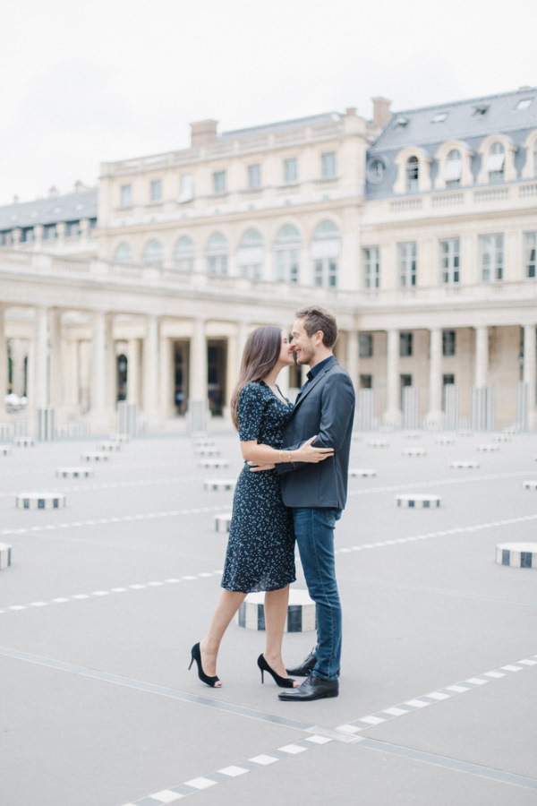Engagement Photos of Marine & Guillaume at the Louvre Palace