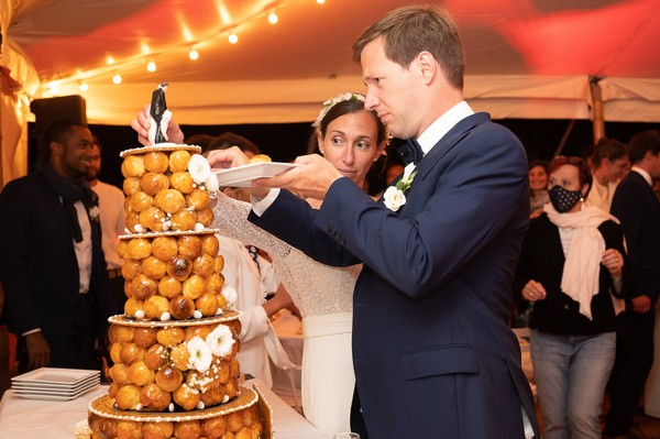 Husband and wife begin serving croquembouche