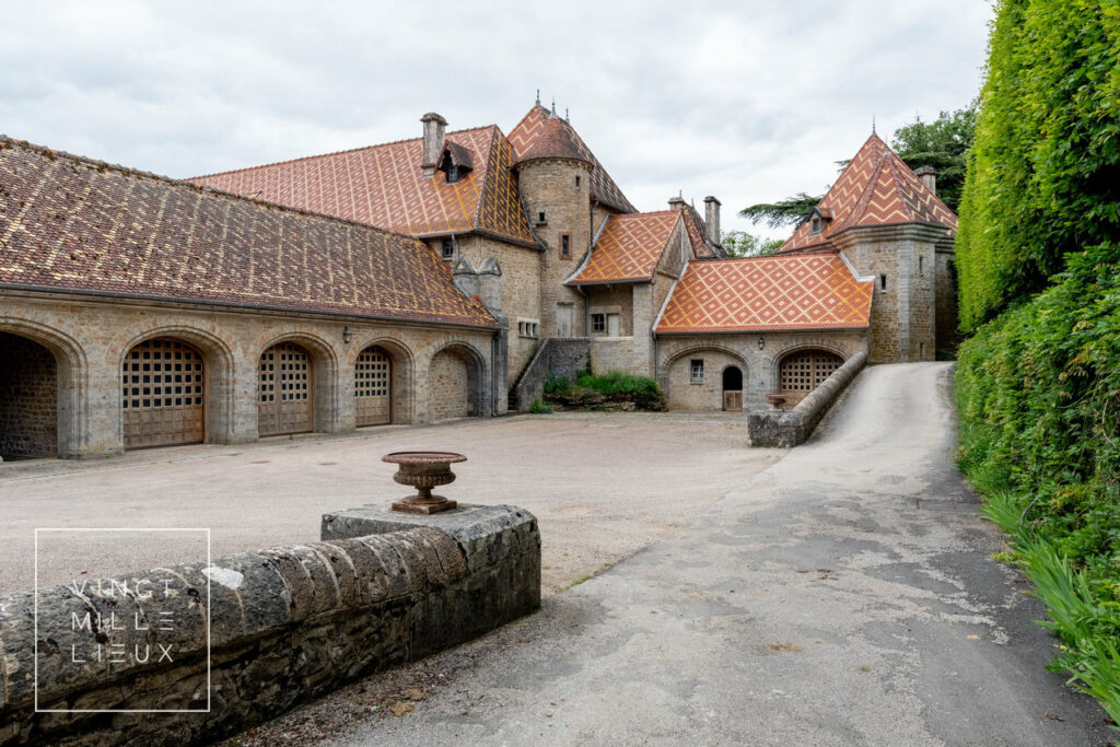 french wedding style Chateau de Bournel