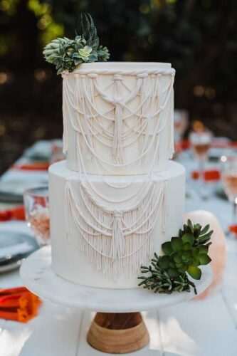 simple boho wedding cake - boho wedding cake ideas - small boho wedding cake 