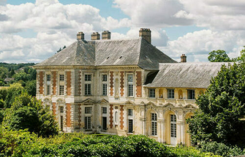 chateau de vallery - paris wedding venue - Destination wedding venues paris