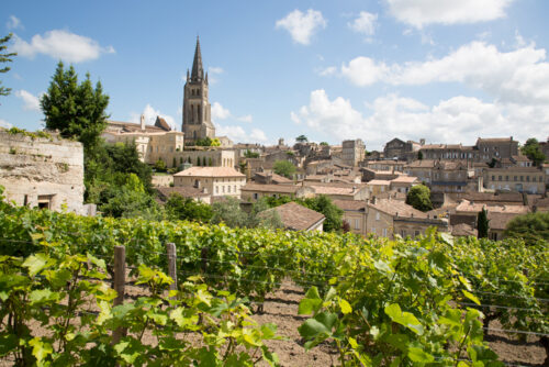 Vineyards at Saint Emilion city center, Places to see for wedding guests - Bordeaux wedding venues 