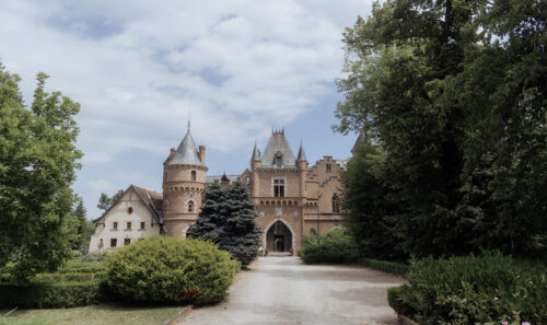 Chateau de Maulmont Melli and Shayne - wedding venue france 