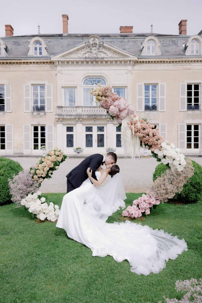 chateau de varennes pablo laguia photographer french wedding style 34