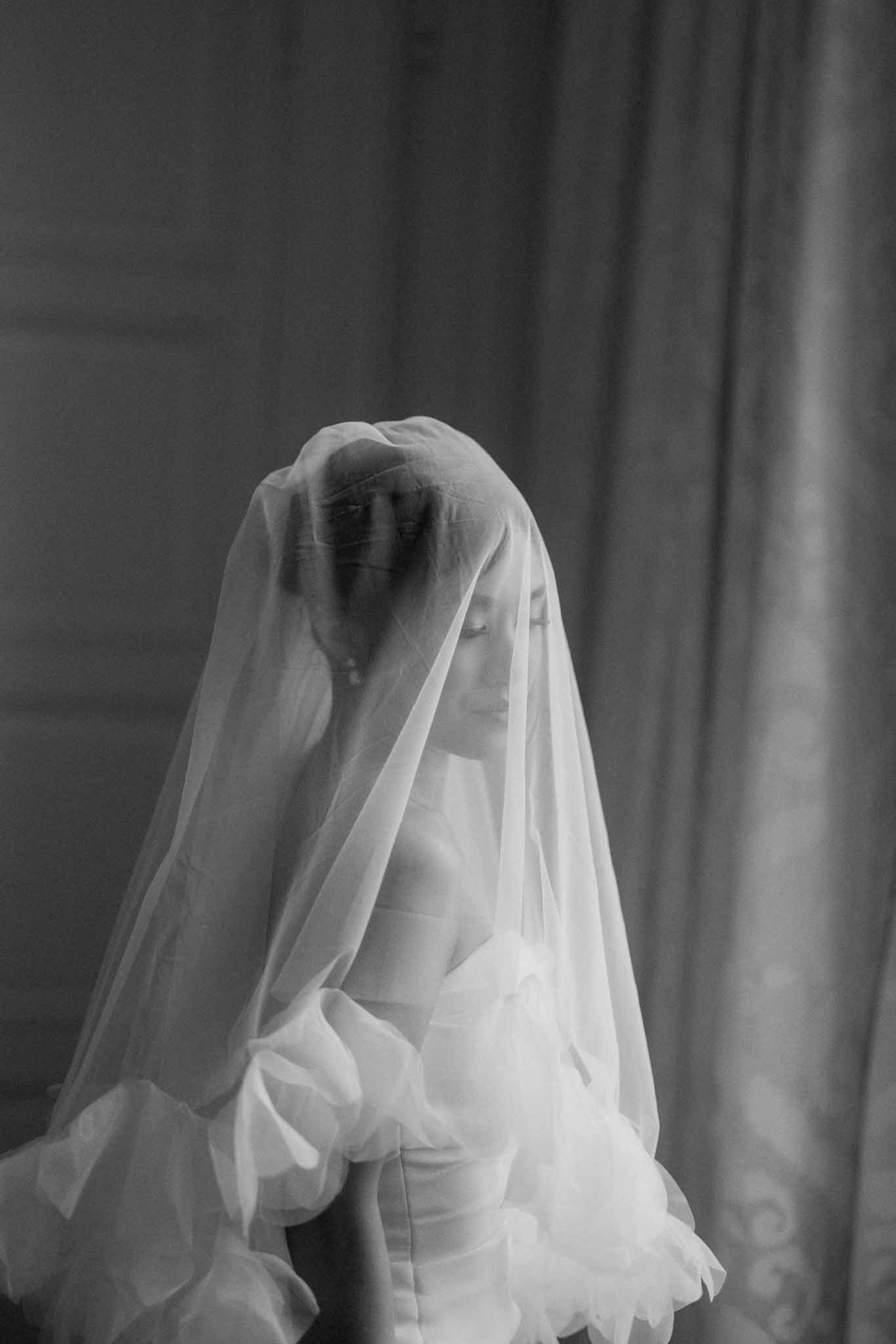 Couple portrait in the gardens of ChÃ¢teau de Varennes during golden hour