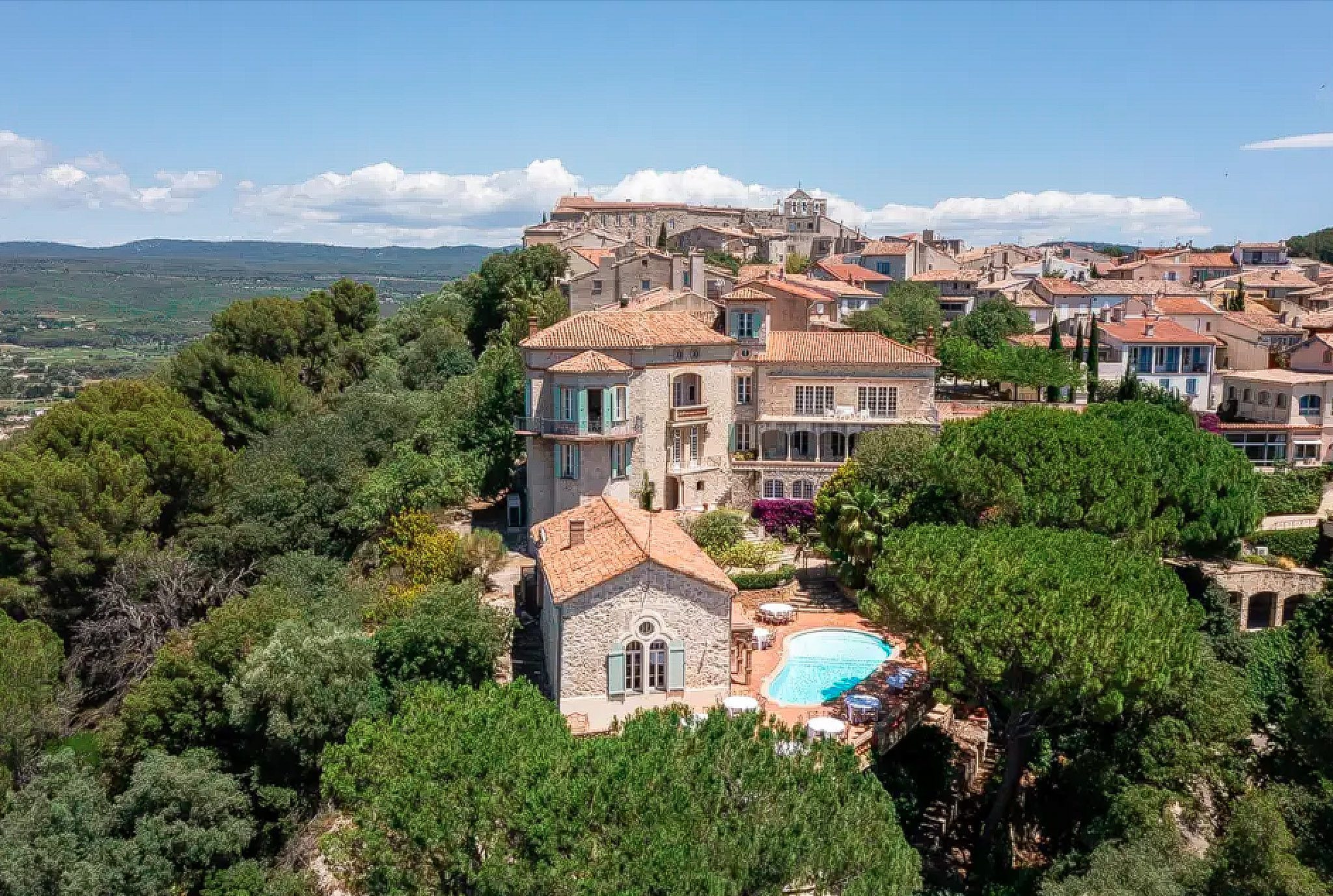 Château wedding overlooking Mediterranean Sea