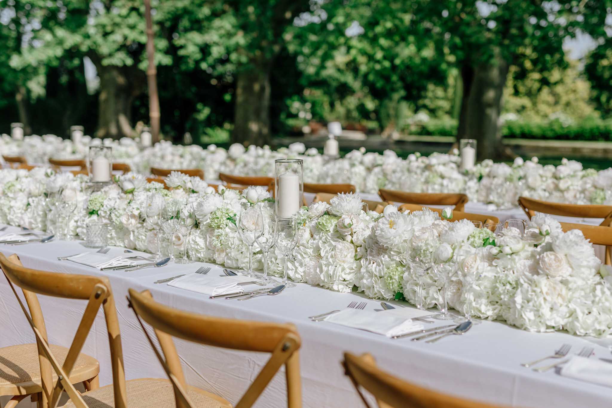 Couple portrait in the grounds of ChÃ¢teau de Sannes