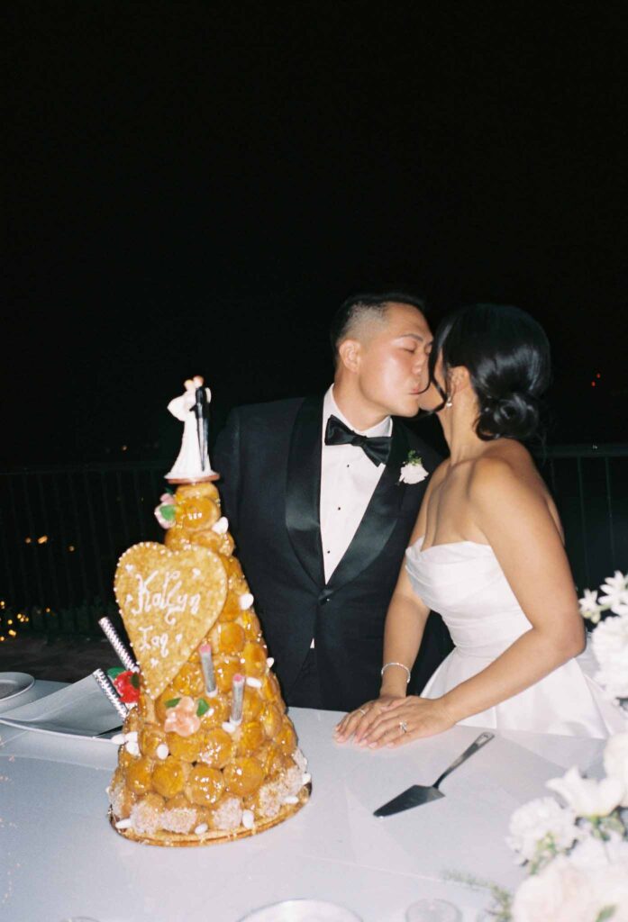 Domaine Mont Leuze CC Weddings bride groom kissing reception cake cutting