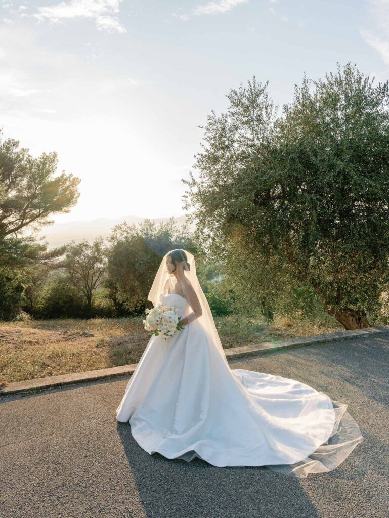 Domaine Mont Leuze CC Weddings bride strapless dress long trail round veil face