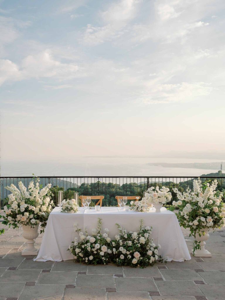 Domaine Mont Leuze CC Weddings couple table reception area flower decors overlooking view