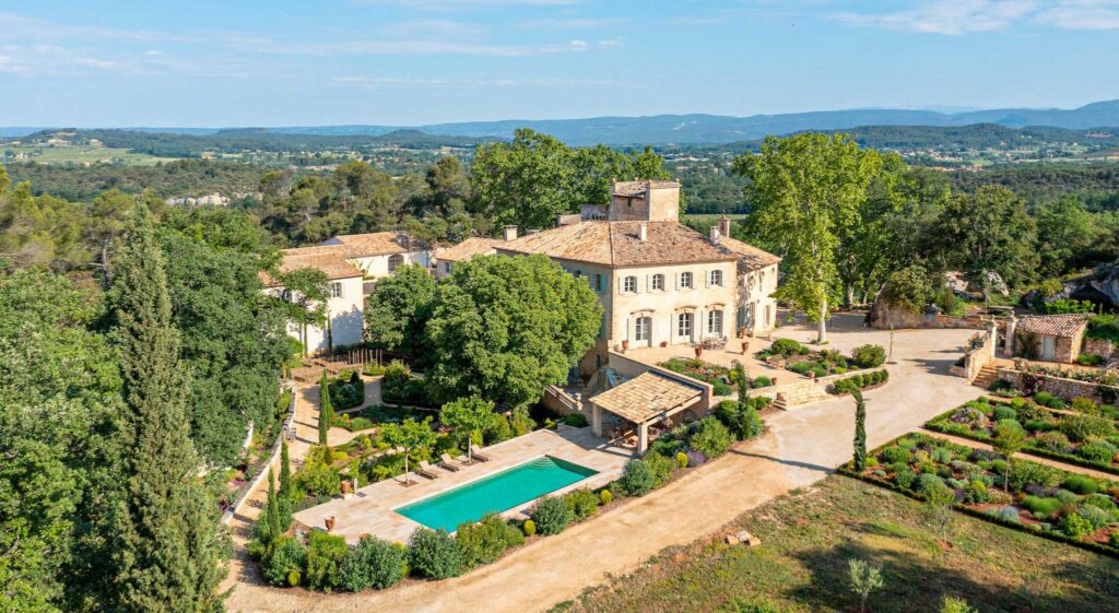 chateau les milles bonnieux provence wedding 