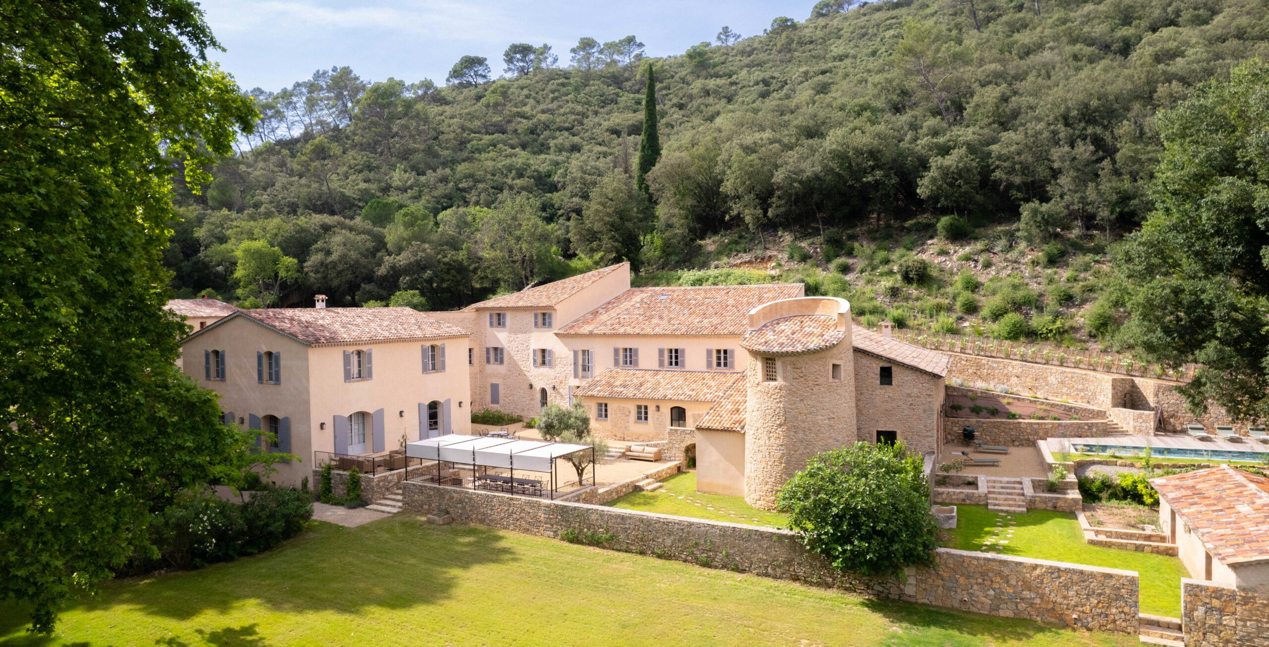 Domaine d'Argens Aerial view of chateau