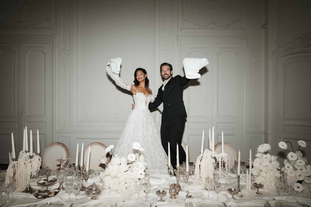 Chateau de Ferrieres Avecamour bride groom dancing holding white cloth reception