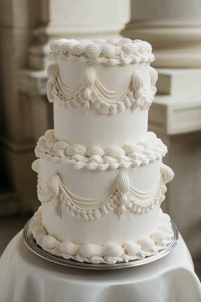 Chateau de Ferrieres Avecamour detail shot two tier pipe cake vintage piping