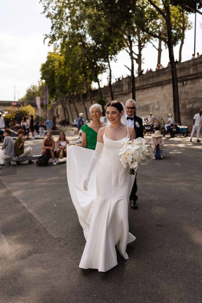 Boat in Paris Joan Jellet bride mother father walking street paris