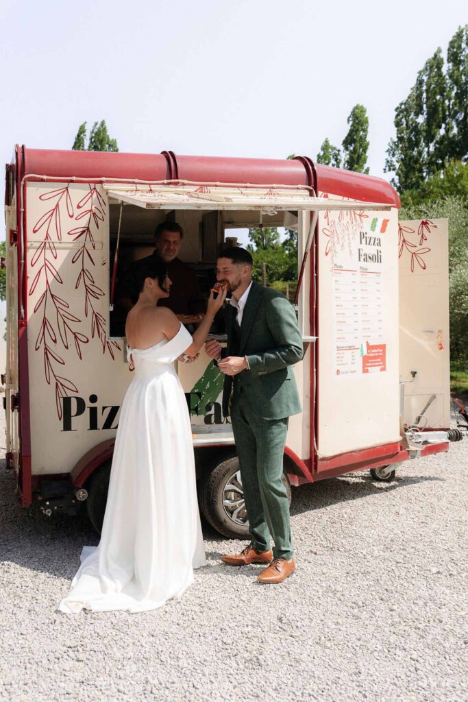 Chateau de Glairans Labricole bride groom eating pizza truck