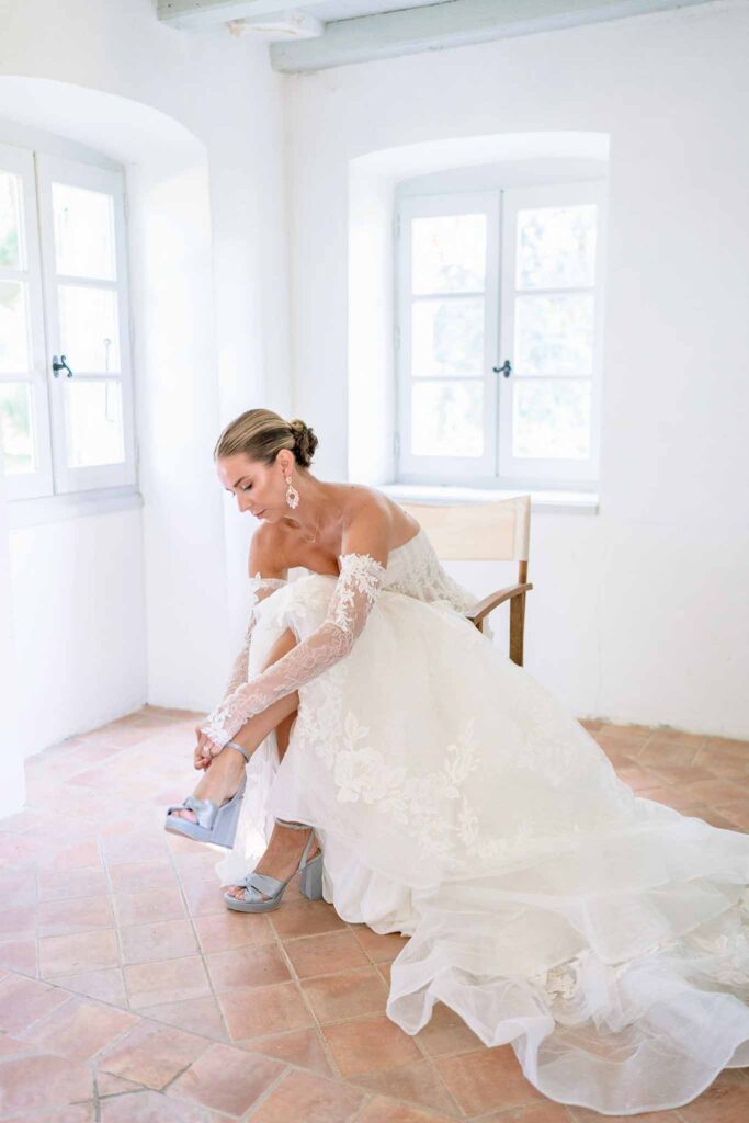 Domaine de Vignale Vincent Pennachio bride get ready put on shoes