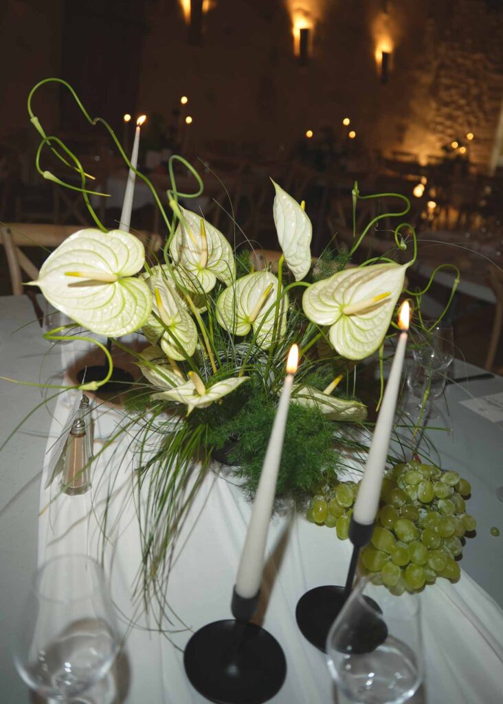 La Grand Belly T.Braoun centerpiece flower wild white candles reception