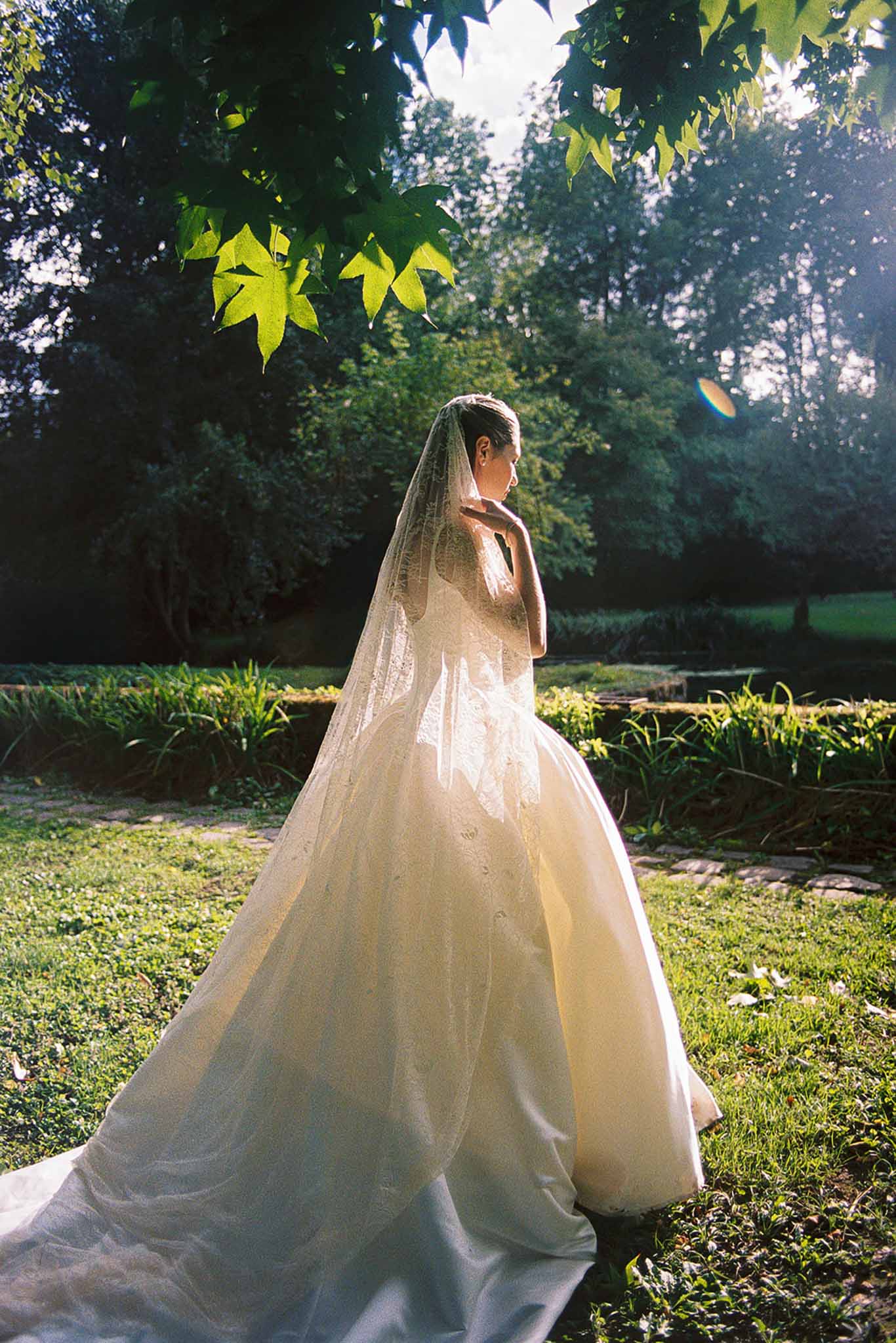 Bridal portrait in a garden
