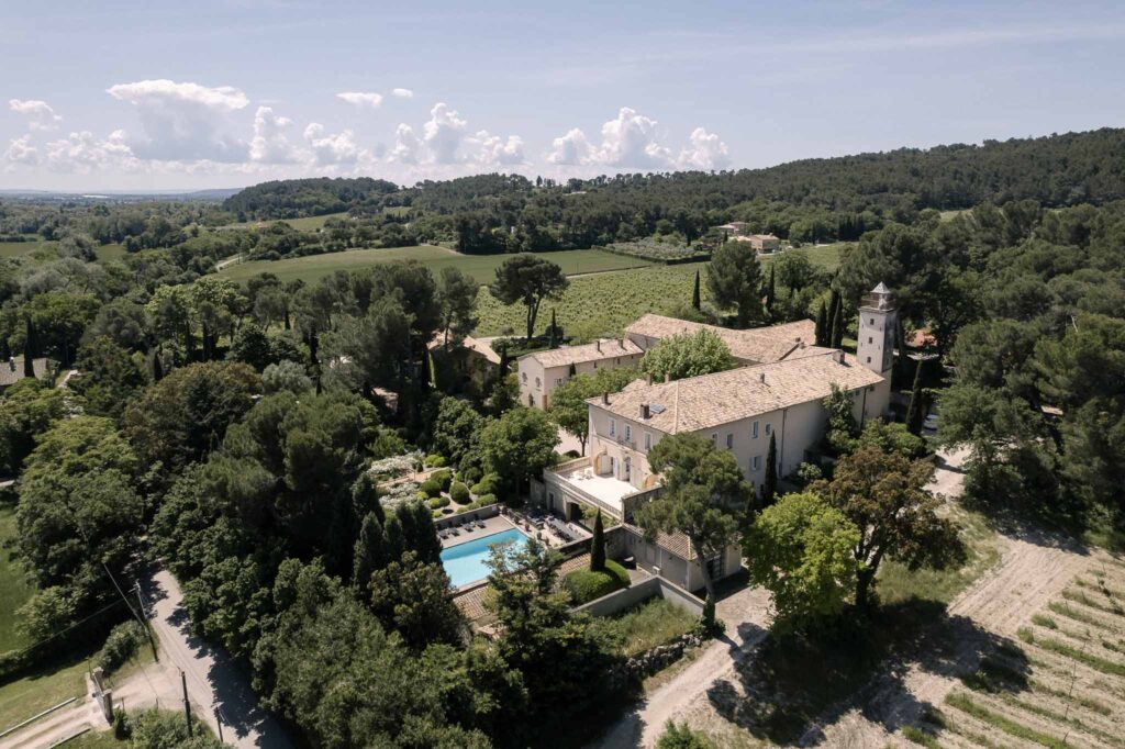 Tour Vaucros S.Rached aerial shot chateau venue pool