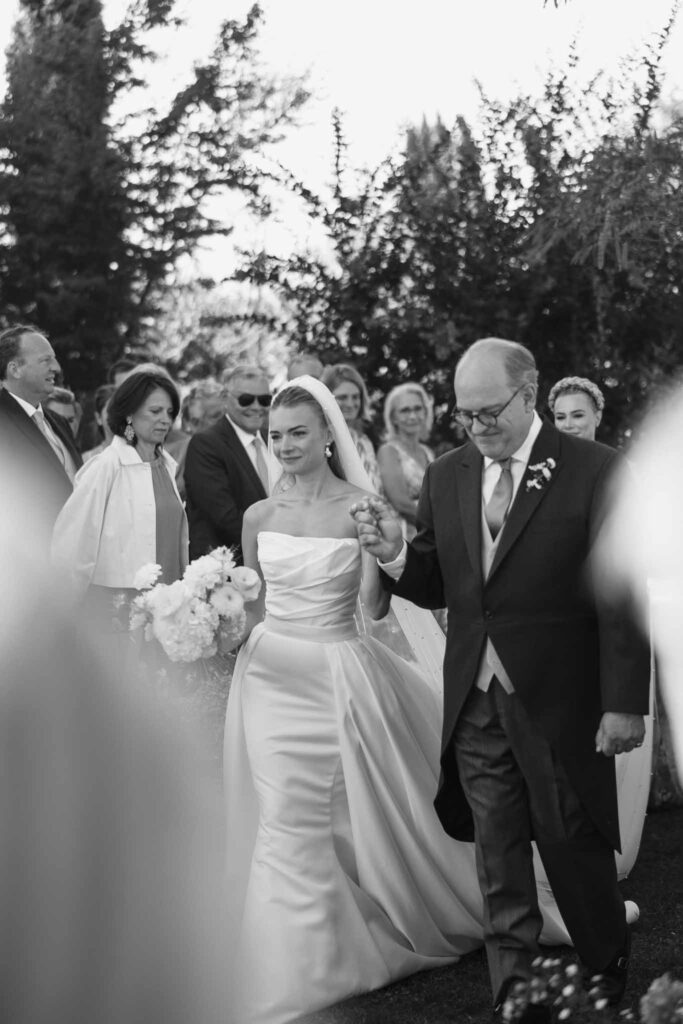 Maison Belzunce S.Castillo father bride walking down aisle