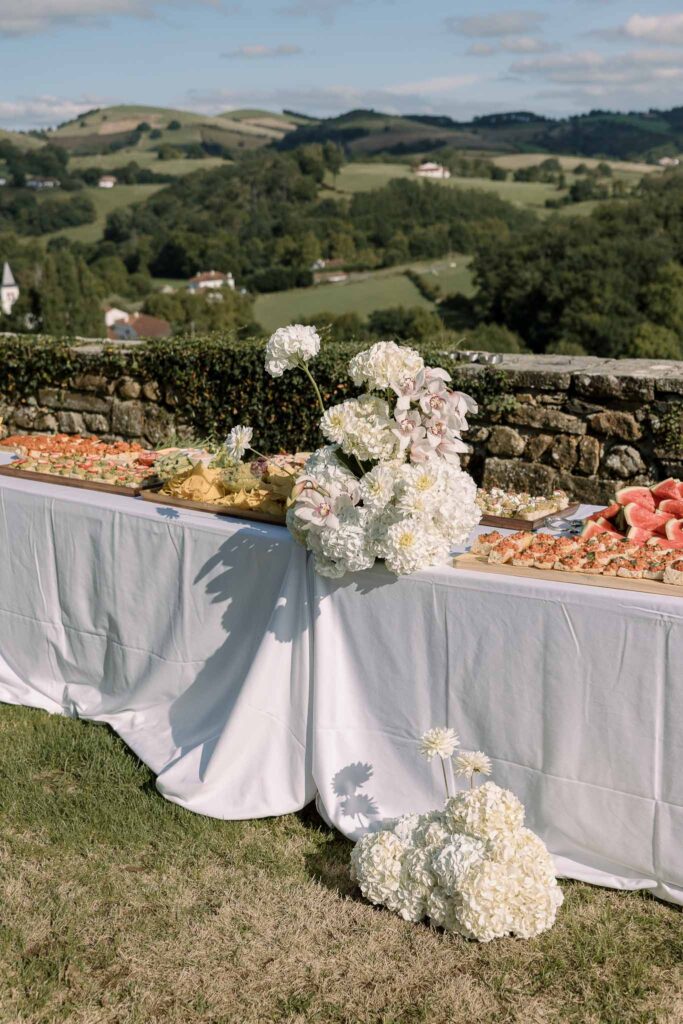 Maison Belzunce S.Castillo food buffettable reception flower decor