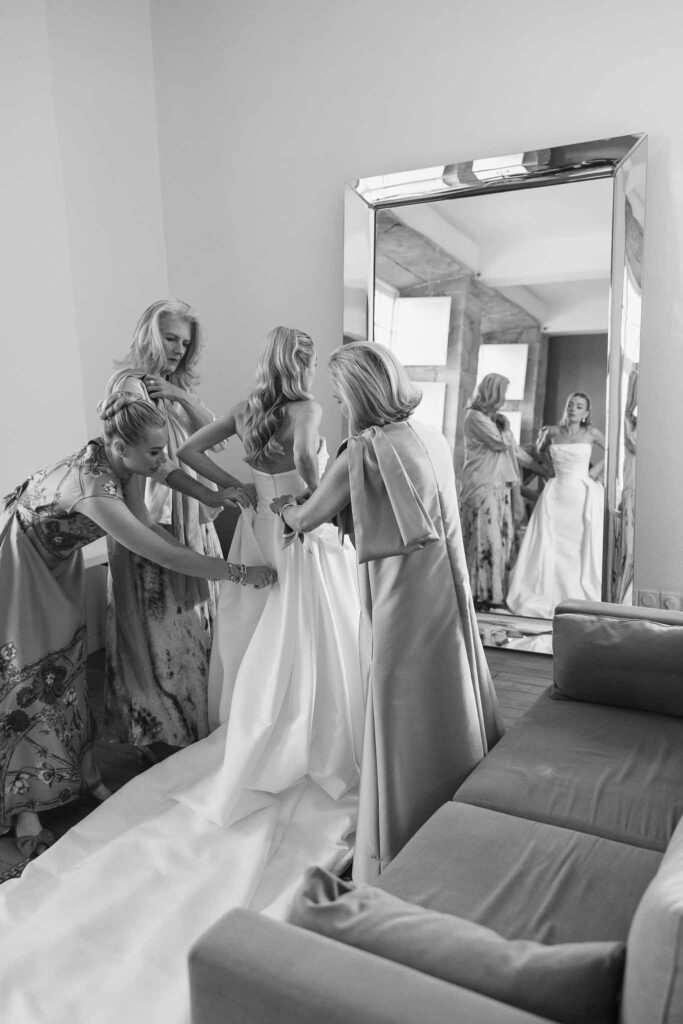 Maison Belzunce S.Castillo get ready bride bridesmaids mirror