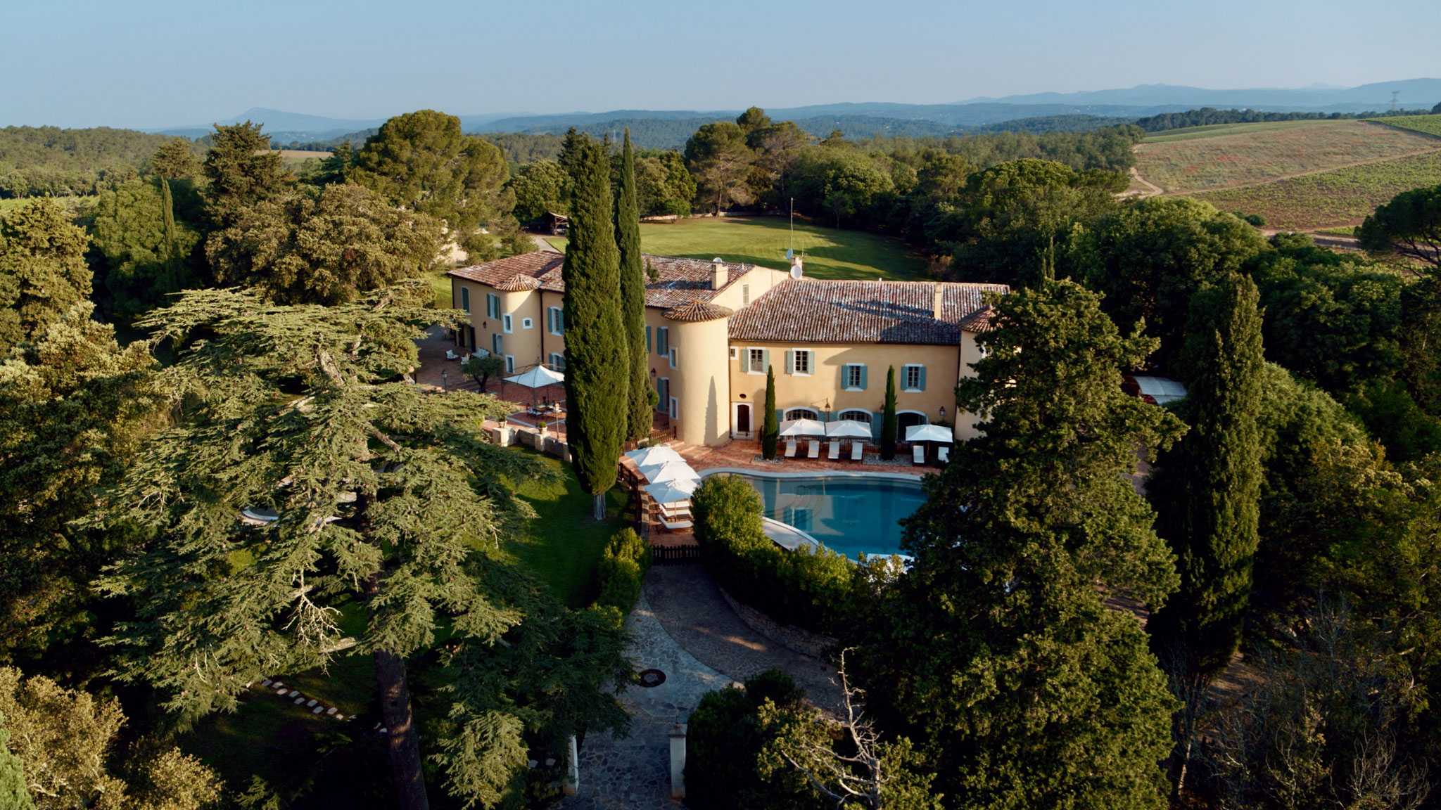 chateau les crostes south of france wedding venue french wedding style 42